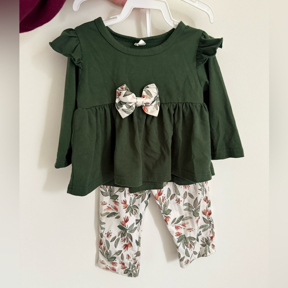 Shein Baby Girl 2 Piece Set Size 9 months Green Floral Holiday Winter Christmas - Picture 9 of 10